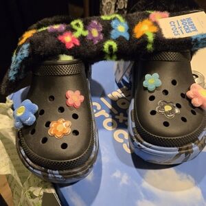NIB CROCS Happy Socks X Crocs Womens Size 9 Socks Included